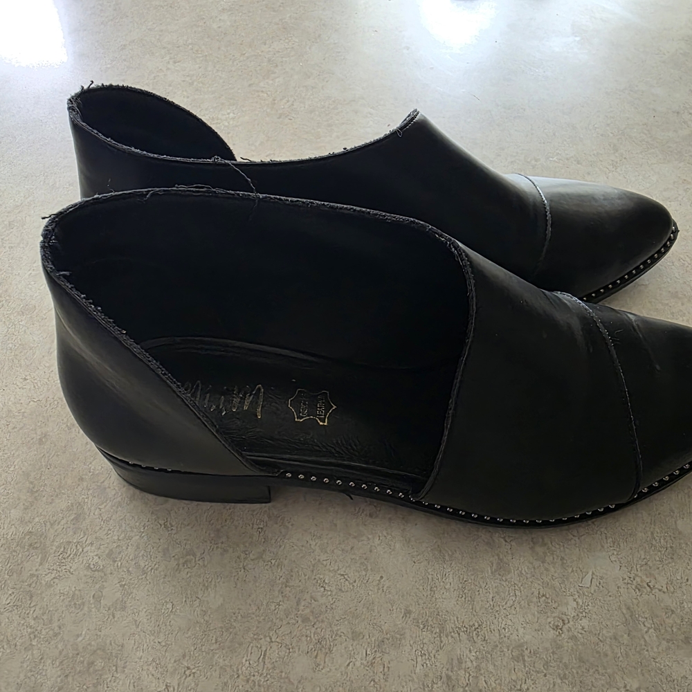 Mi.iM Black Leather Low-Cut Loafers